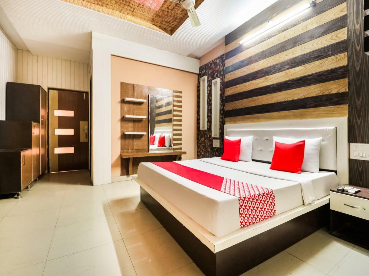 Oyo 47630 Grand Villa Moga Екстер'єр фото