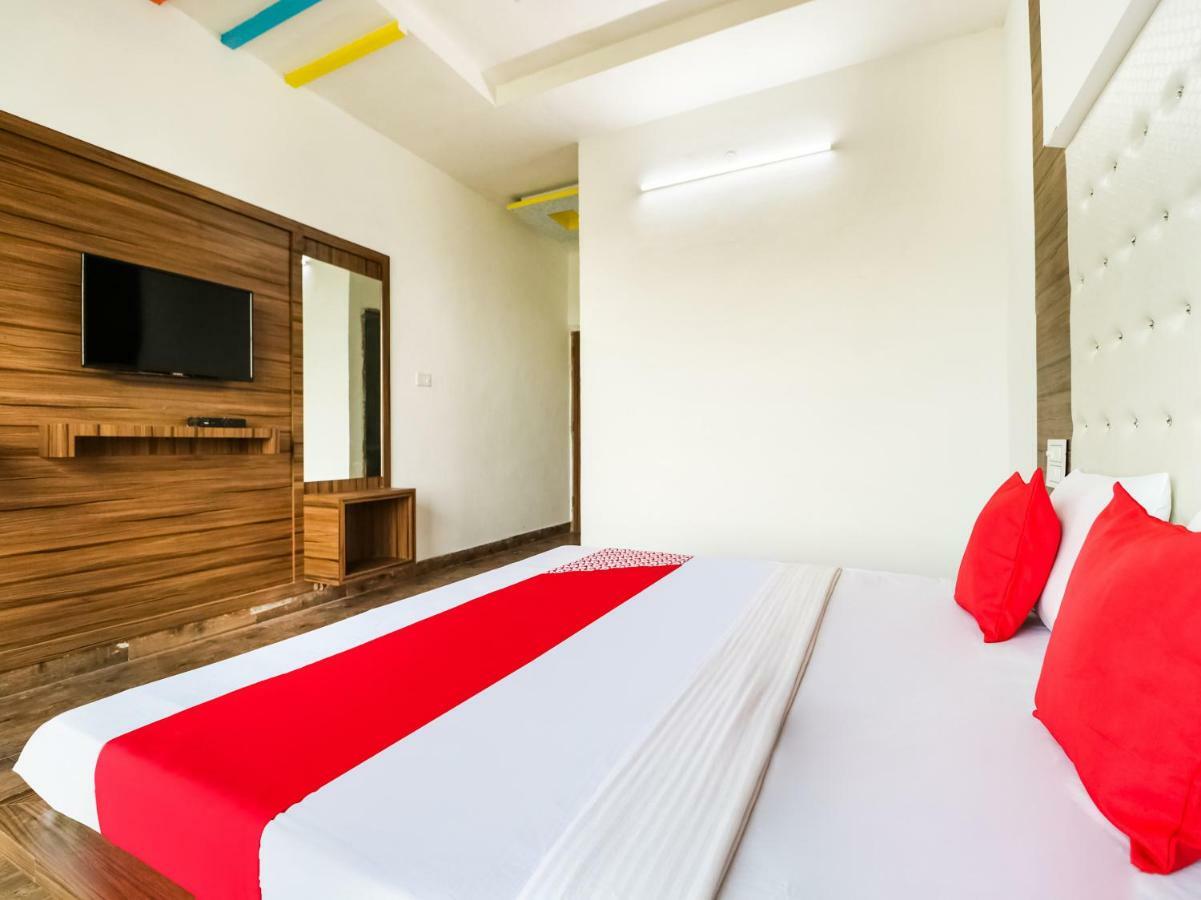 Oyo 47630 Grand Villa Moga Екстер'єр фото