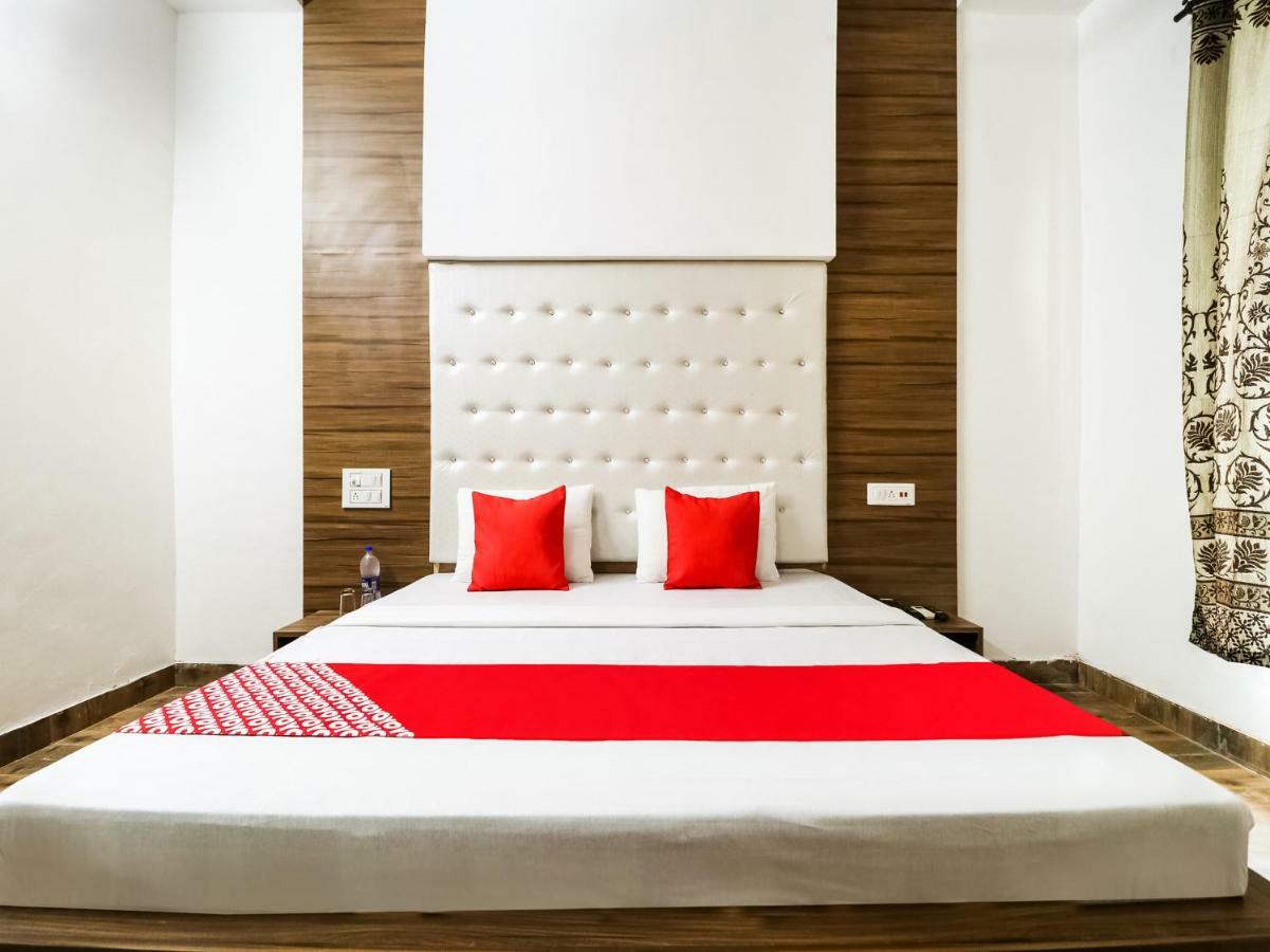 Oyo 47630 Grand Villa Moga Екстер'єр фото